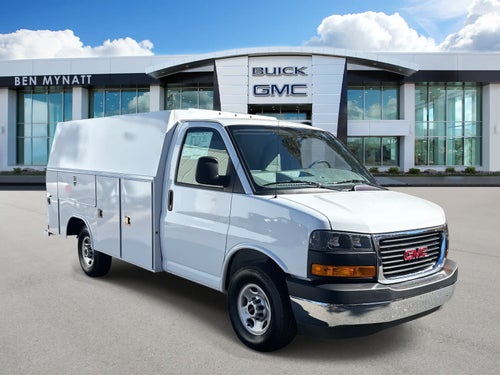 2025 GMC Savana Cutaway 3500 1WT