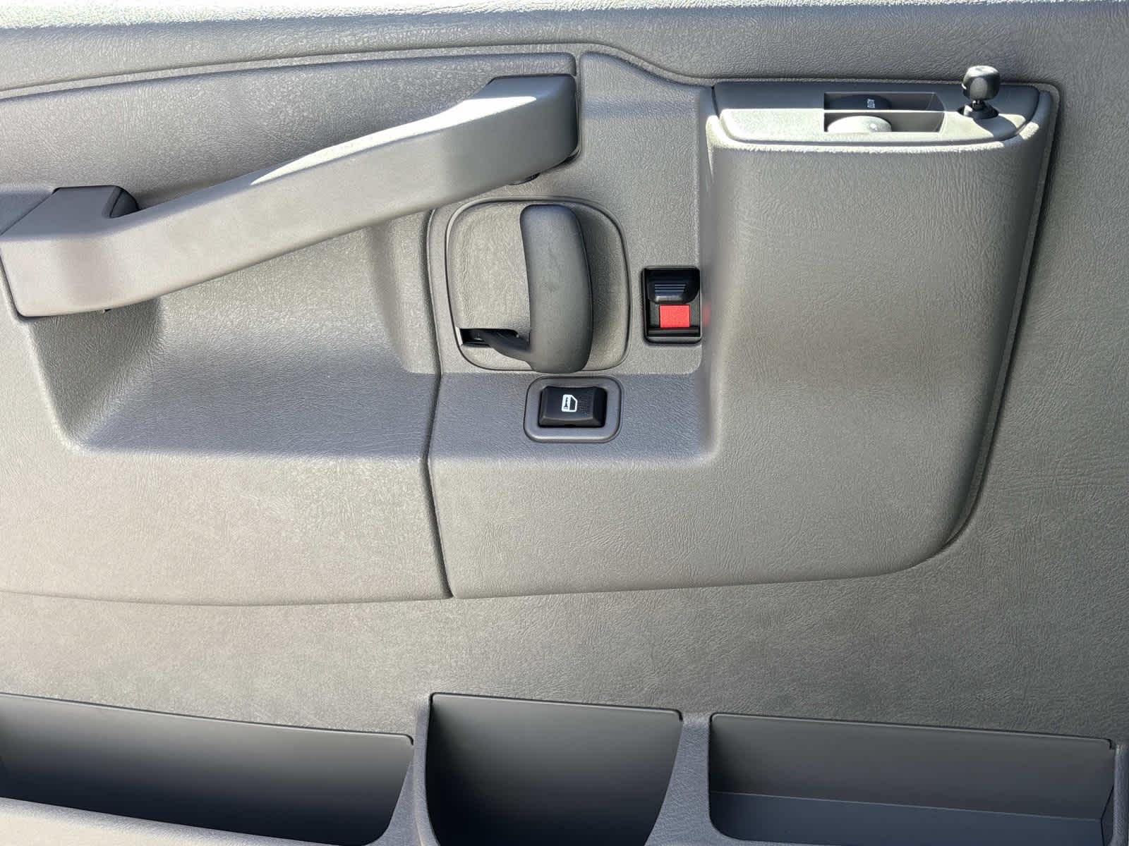 2025 GMC Savana Cutaway 3500 1WT