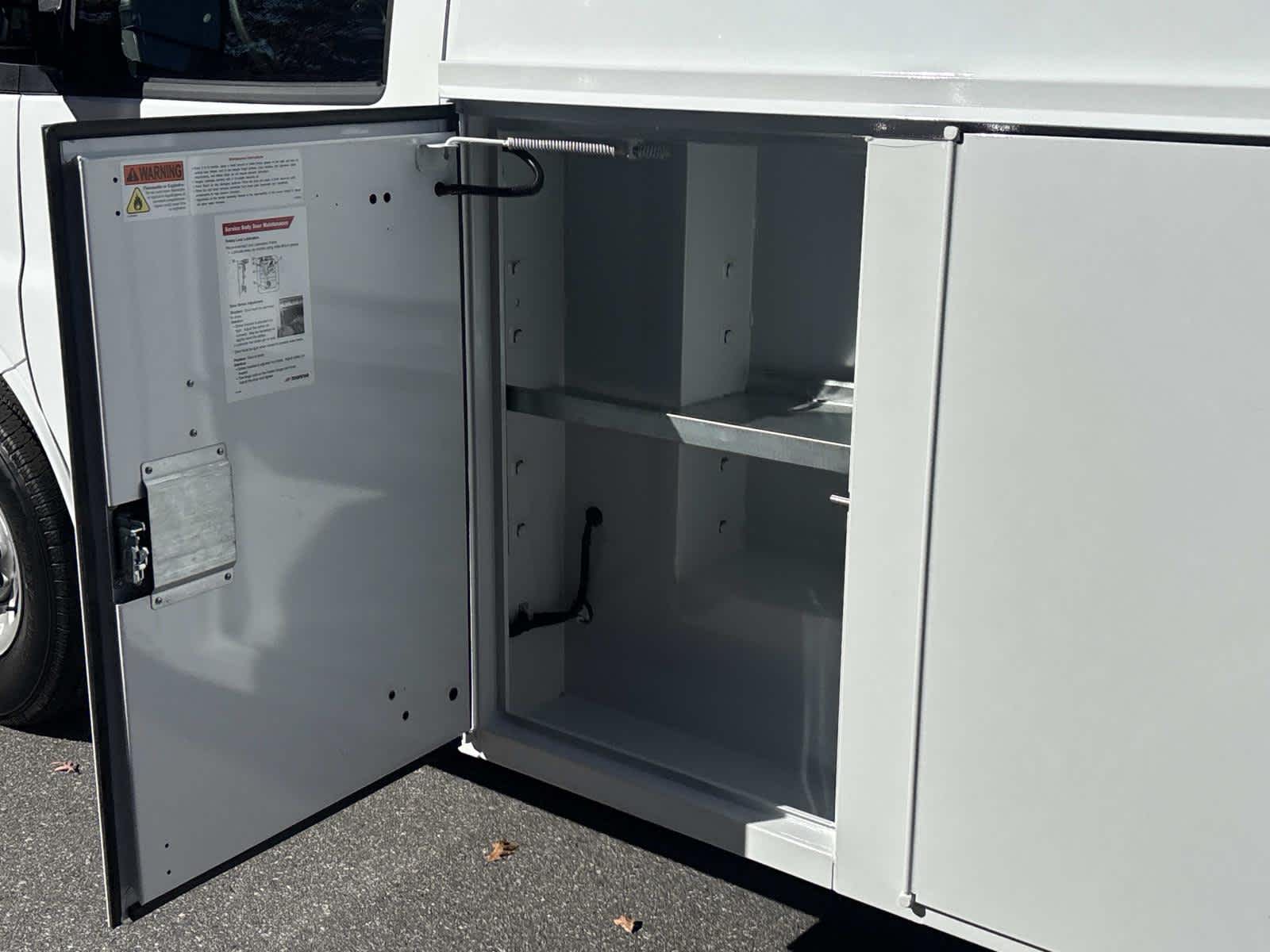 2025 GMC Savana Cutaway 3500 1WT