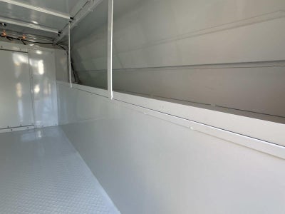 2025 GMC Savana Cutaway 3500 1WT