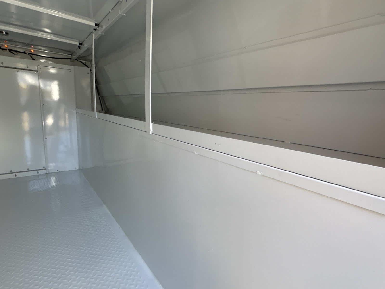 2025 GMC Savana Cutaway 3500 1WT