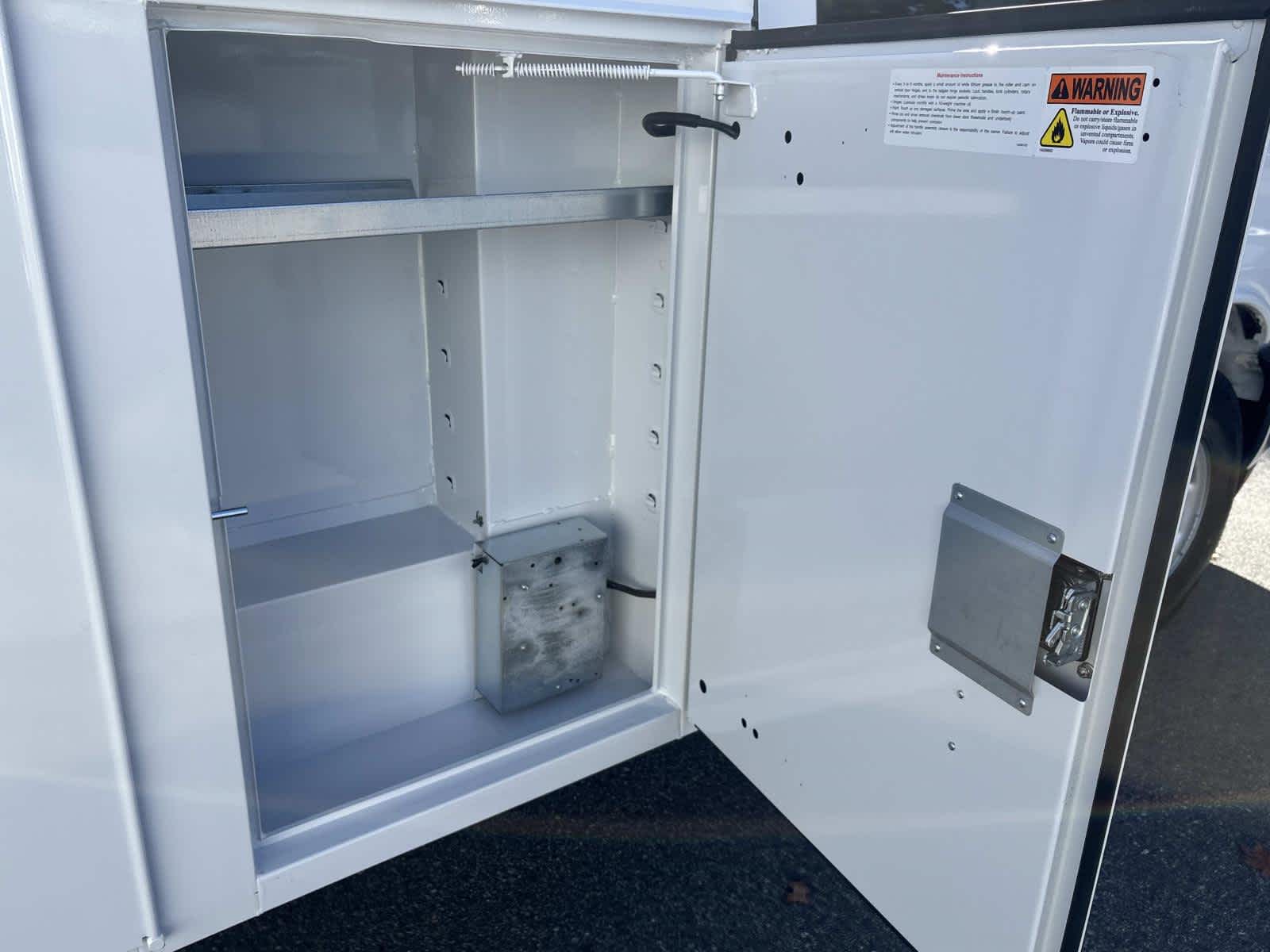 2025 GMC Savana Cutaway 3500 1WT