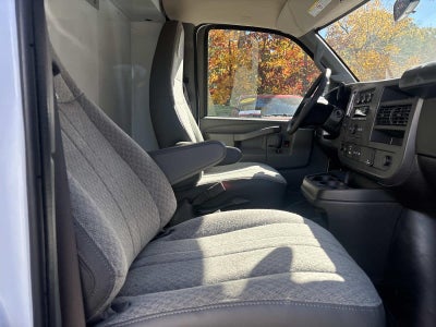 2025 GMC Savana Cutaway 3500 1WT