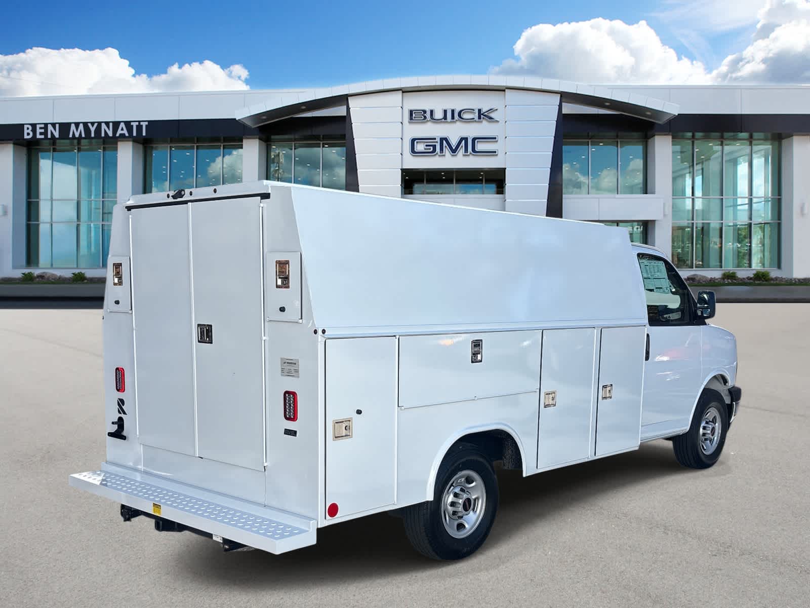 2025 GMC Savana Cutaway 3500 1WT