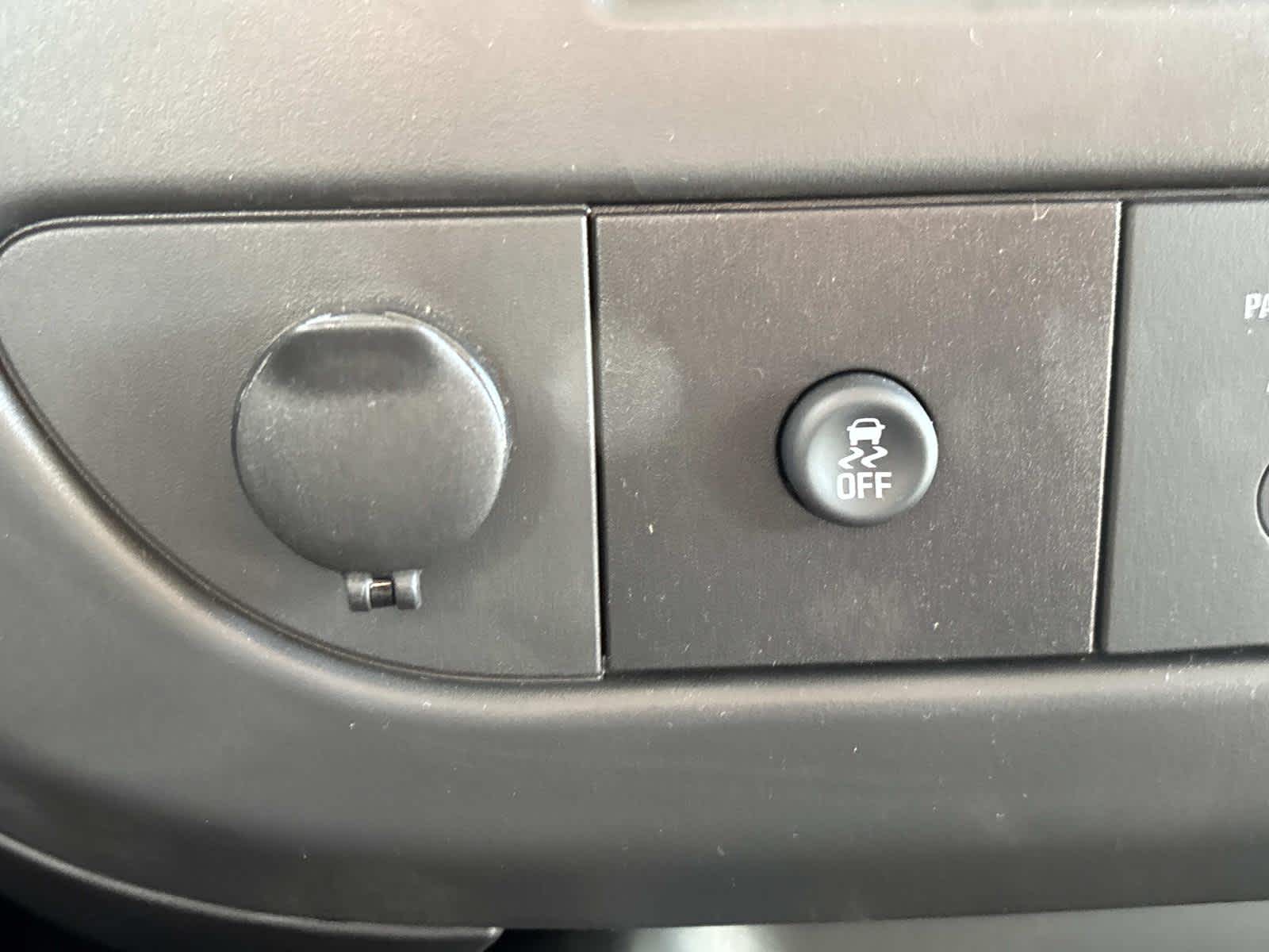 2025 GMC Savana Cutaway 3500 1WT