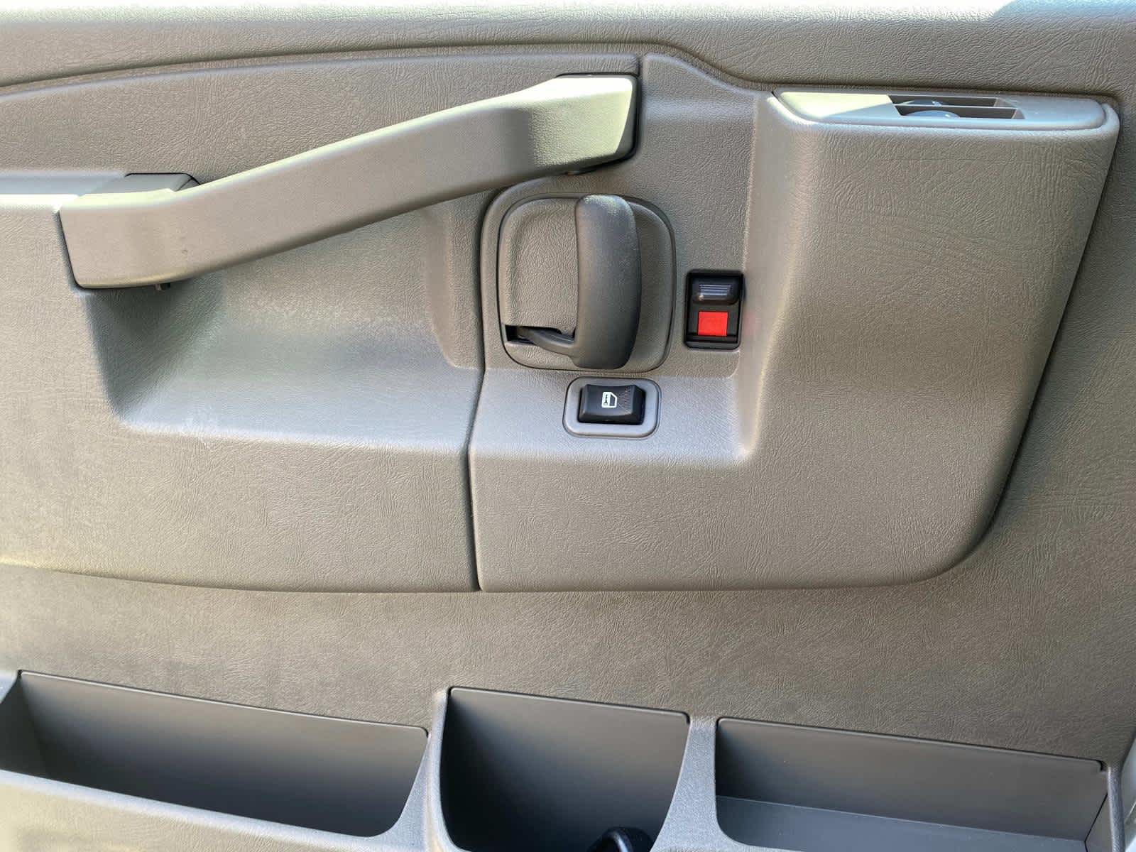 2024 GMC Savana Cutaway 3500 1WT