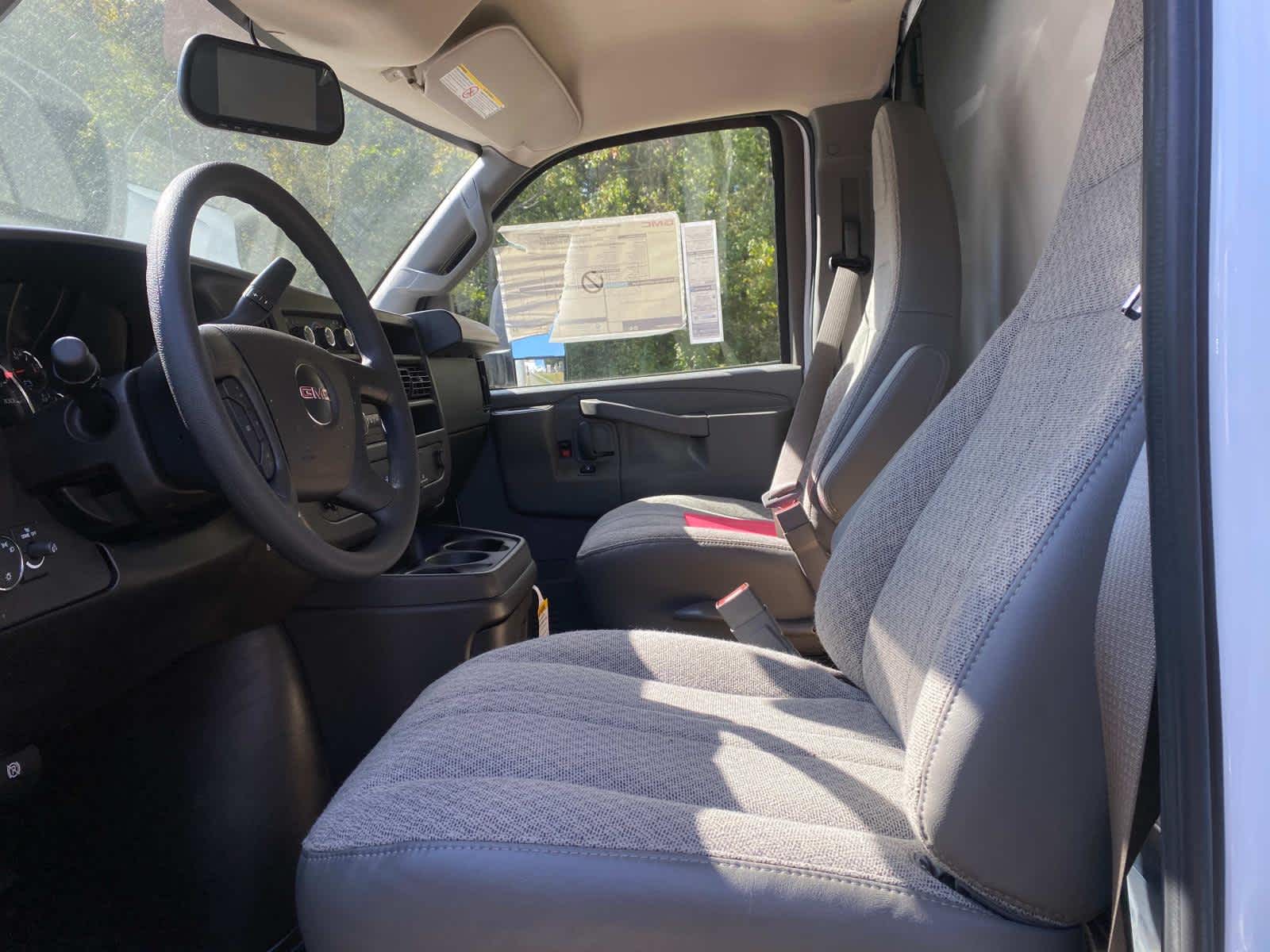 2024 GMC Savana Cutaway 3500 1WT