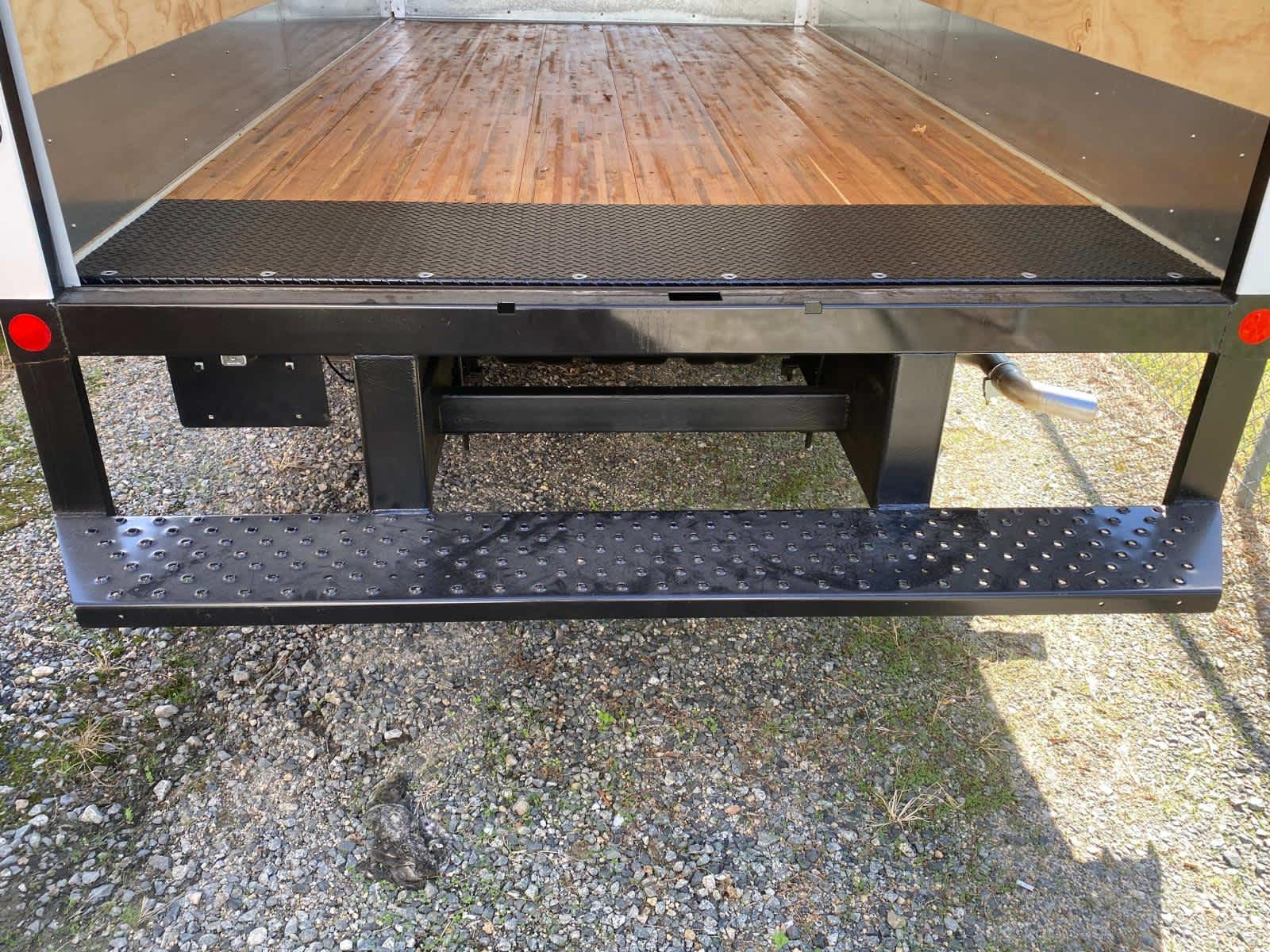 2024 GMC Savana Cutaway 3500 1WT