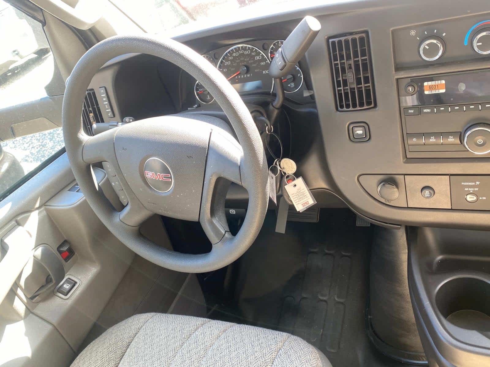 2024 GMC Savana Cutaway 3500 1WT