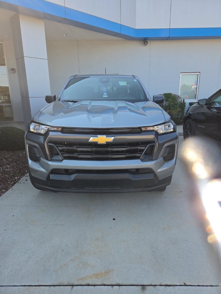 2025 Chevrolet Colorado WT/LT