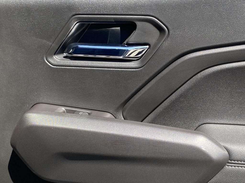 2025 Chevrolet Colorado WT/LT