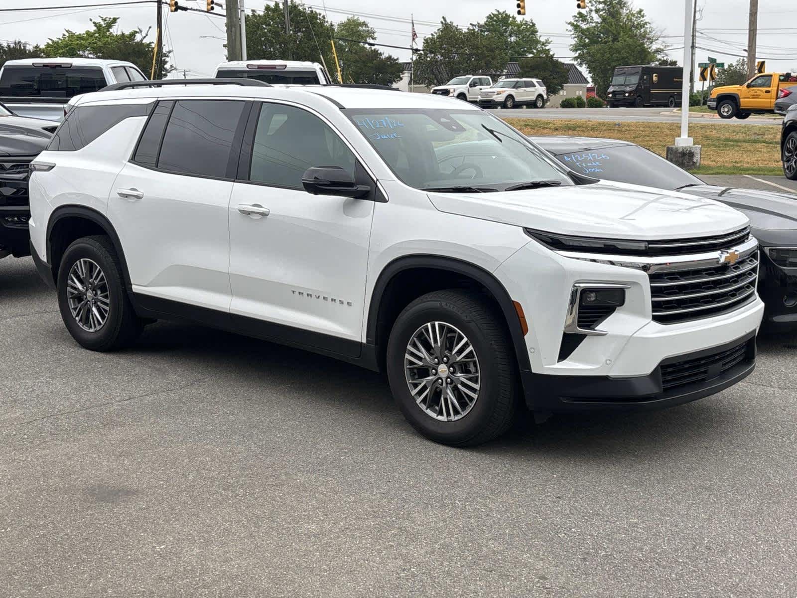 2025 Chevrolet Traverse LT