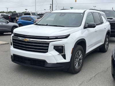 2025 Chevrolet Traverse LT