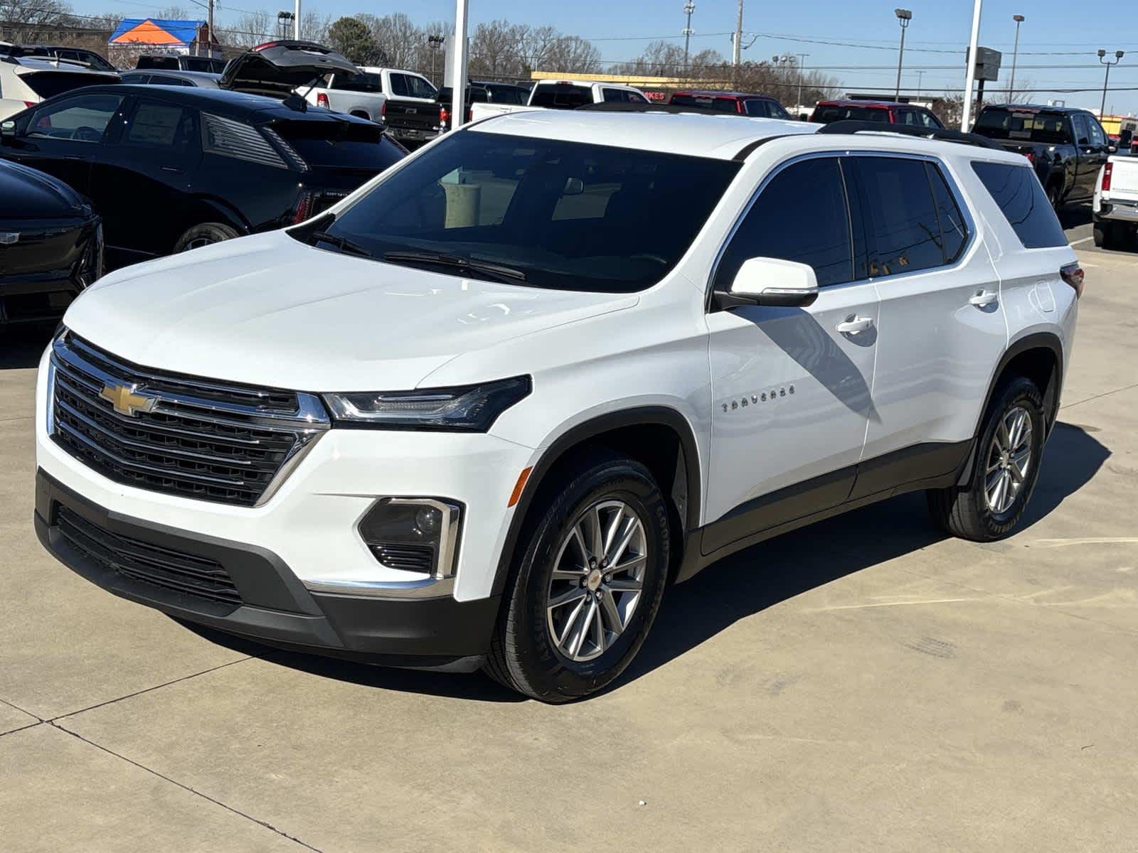 2023 Chevrolet Traverse LT Leather