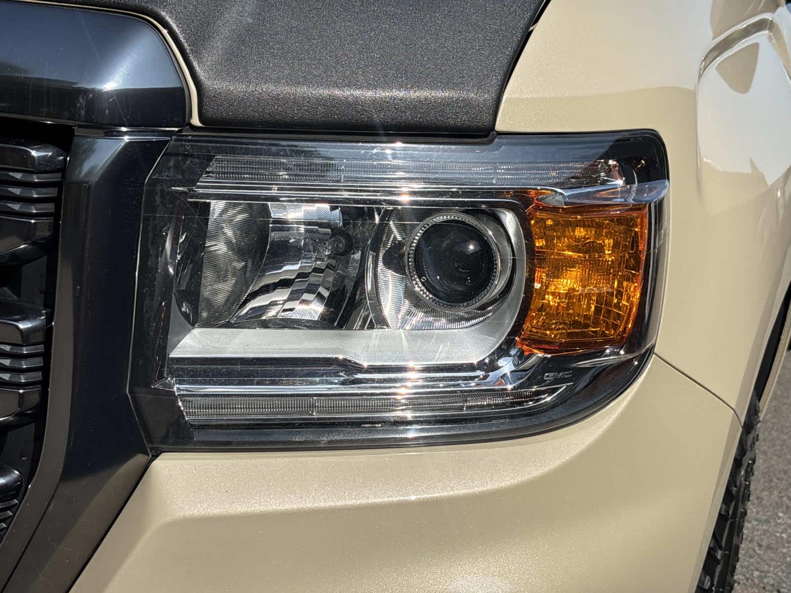 2022 GMC Canyon AT4 - Cloth