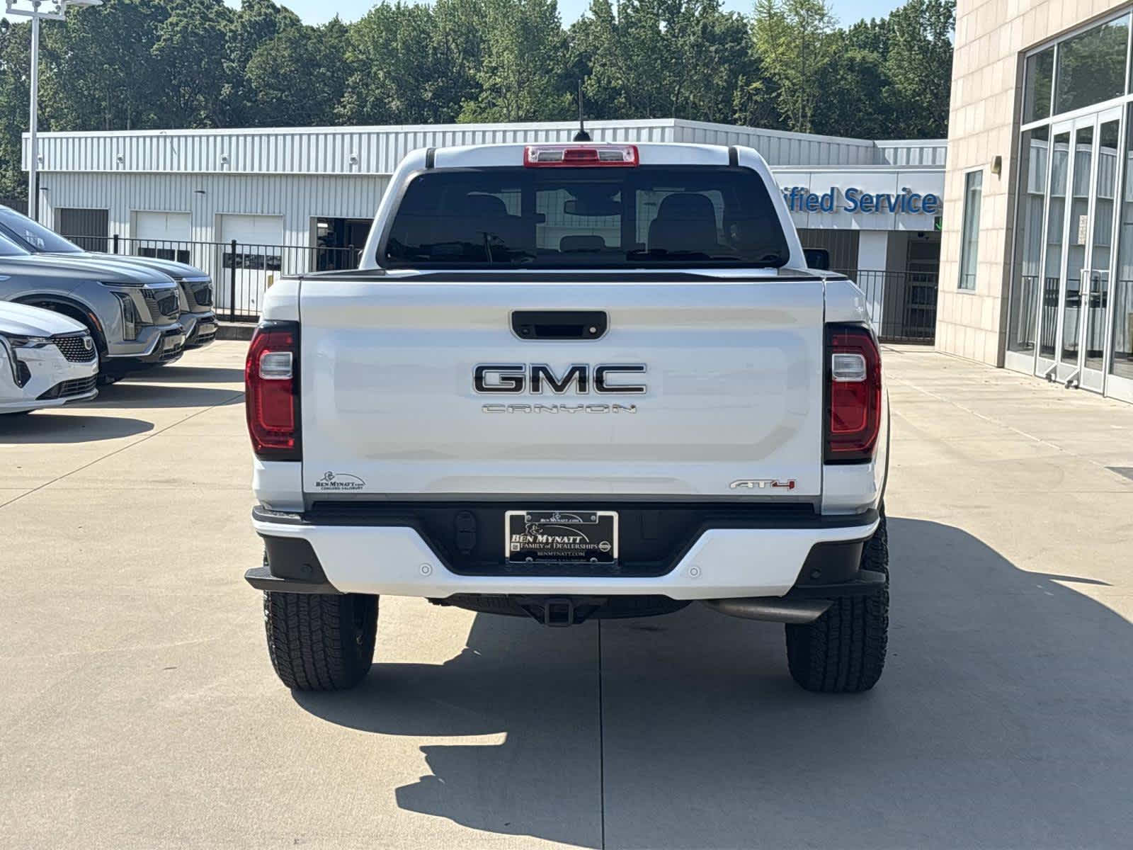 2024 GMC Canyon AT4