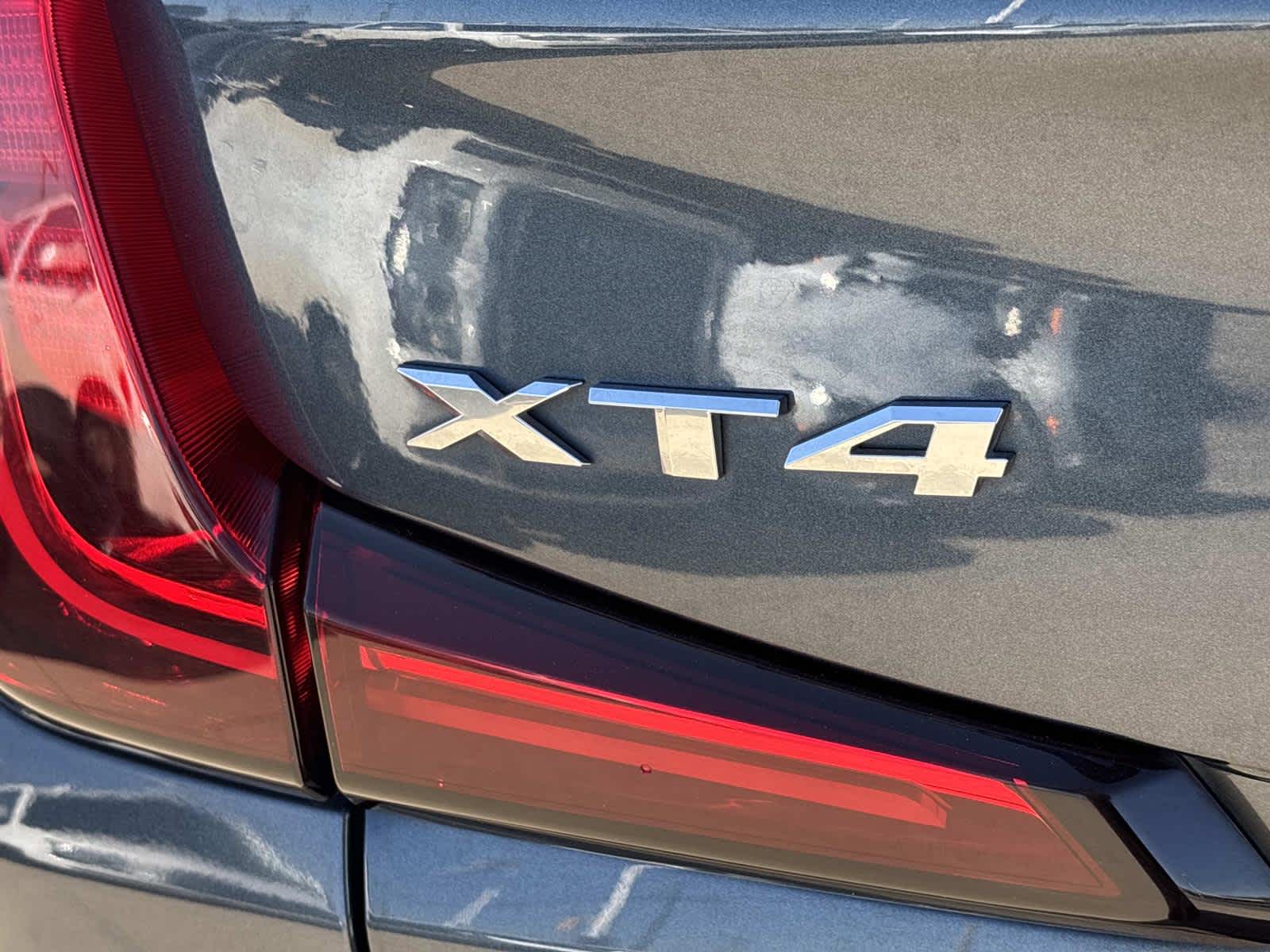 2020 Cadillac XT4 Premium Luxury