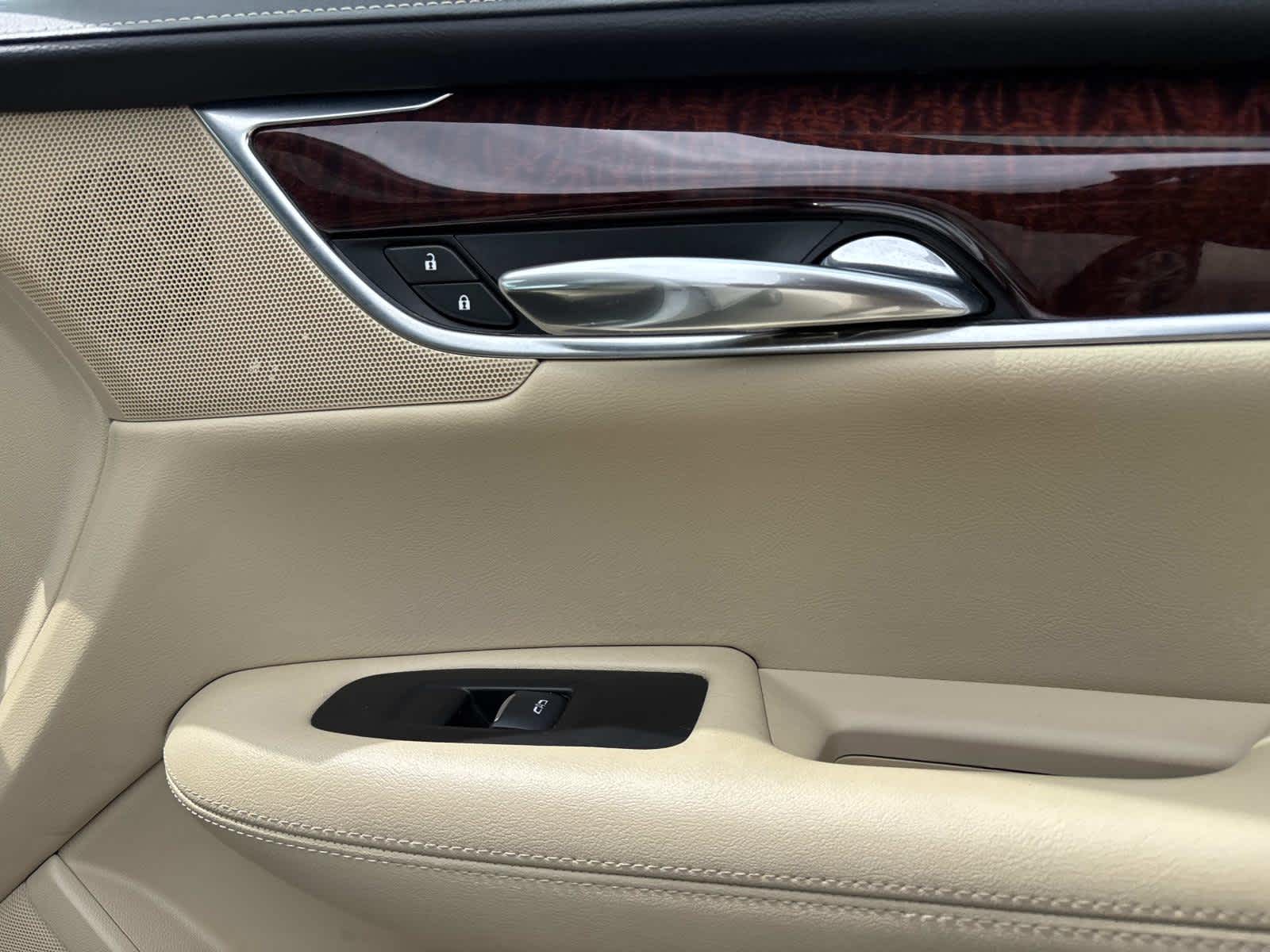 2017 Cadillac XT5 Premium Luxury FWD