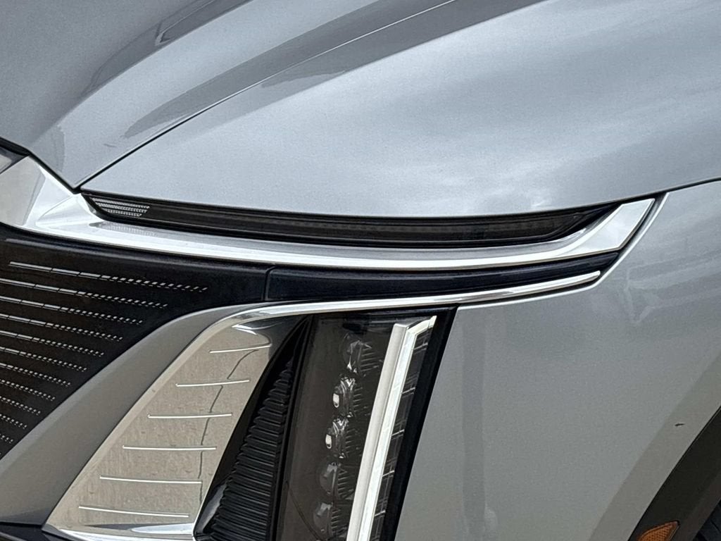 2024 Cadillac LYRIQ Luxury 1