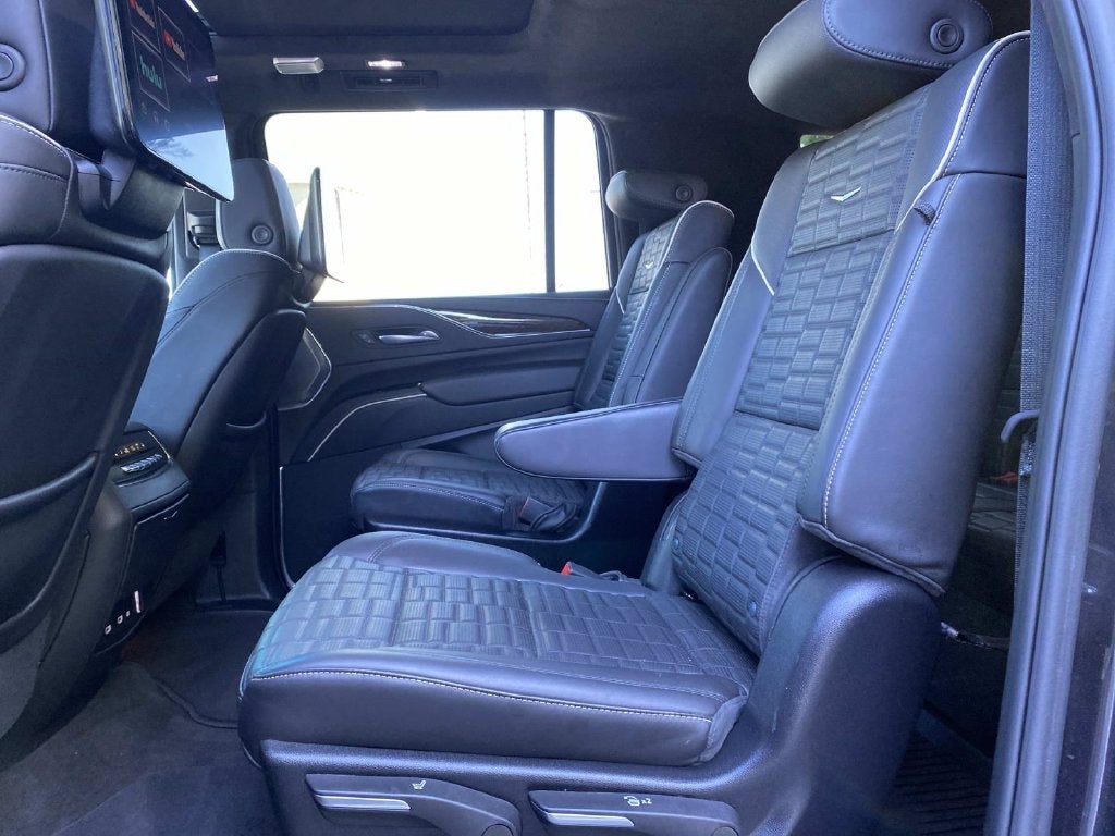 2024 Cadillac Escalade ESV Sport Platinum