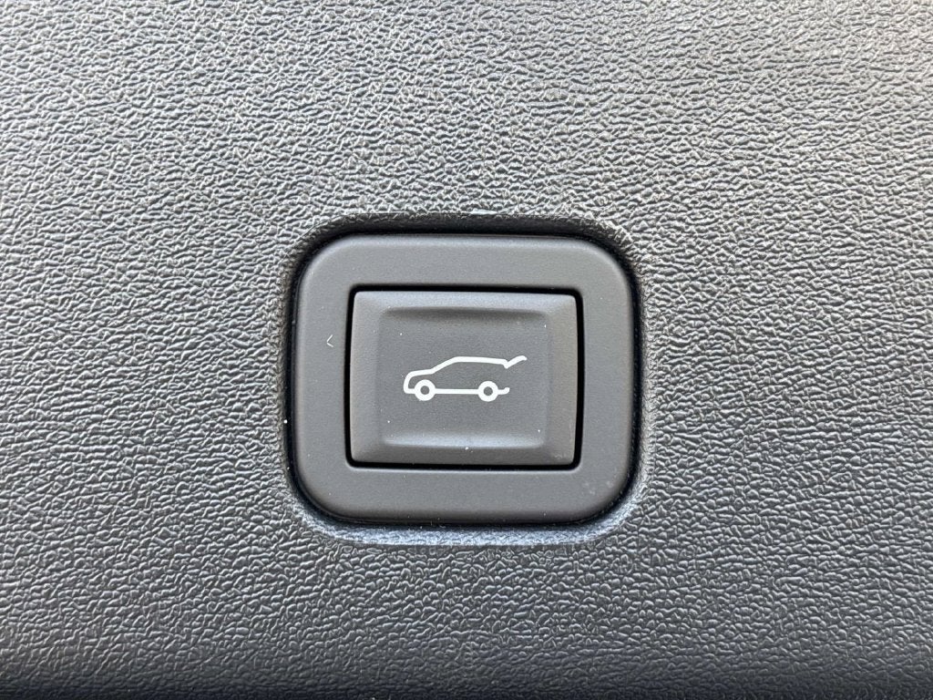 2026 Cadillac OPTIQ Premium Luxury