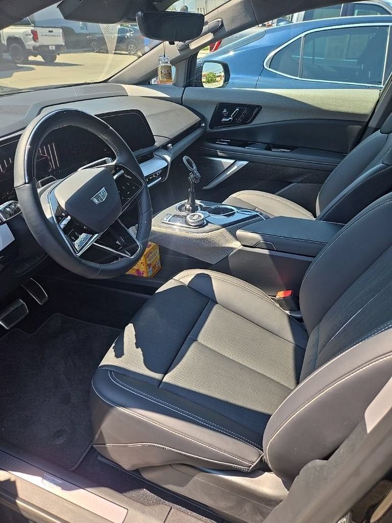 2026 Cadillac OPTIQ Premium Luxury