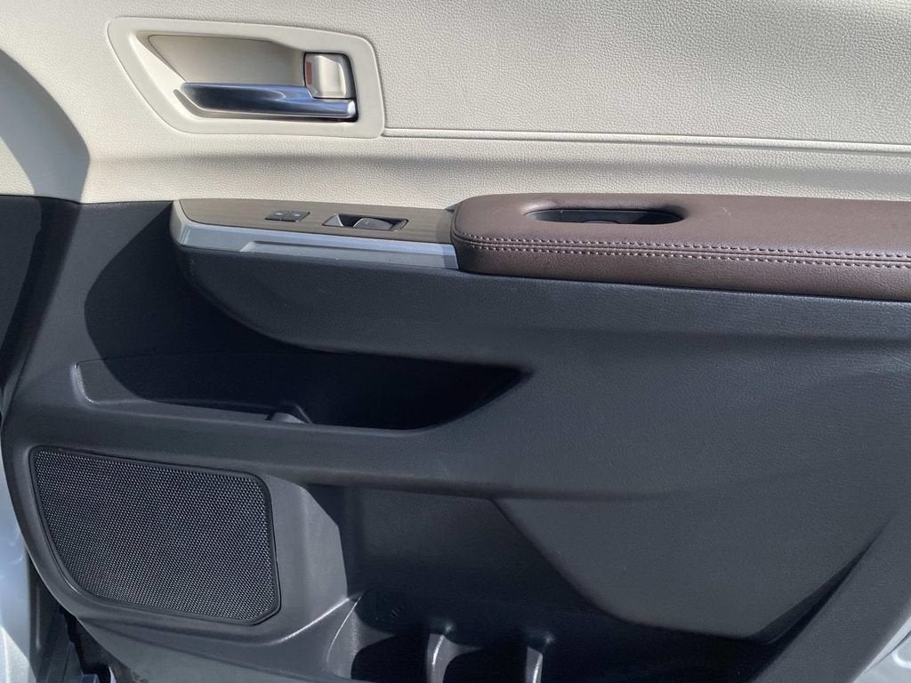 2022 Toyota Sienna Platinum