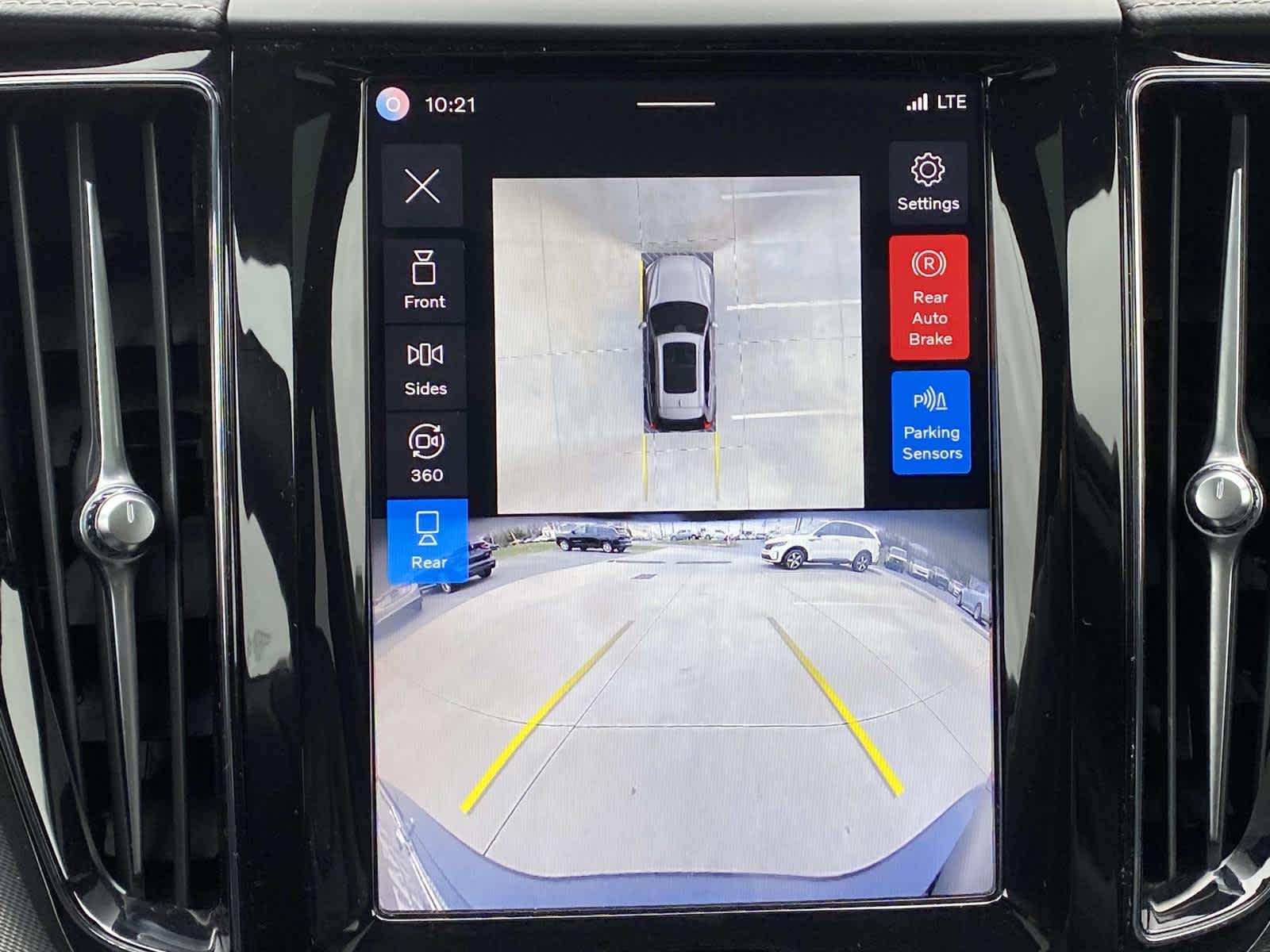 2024 Volvo XC60 Recharge Plug-In Hyb Ultimate Black Edition