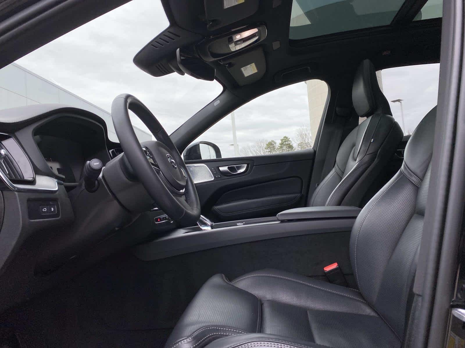 2024 Volvo XC60 Recharge Plug-In Hyb Ultimate Black Edition