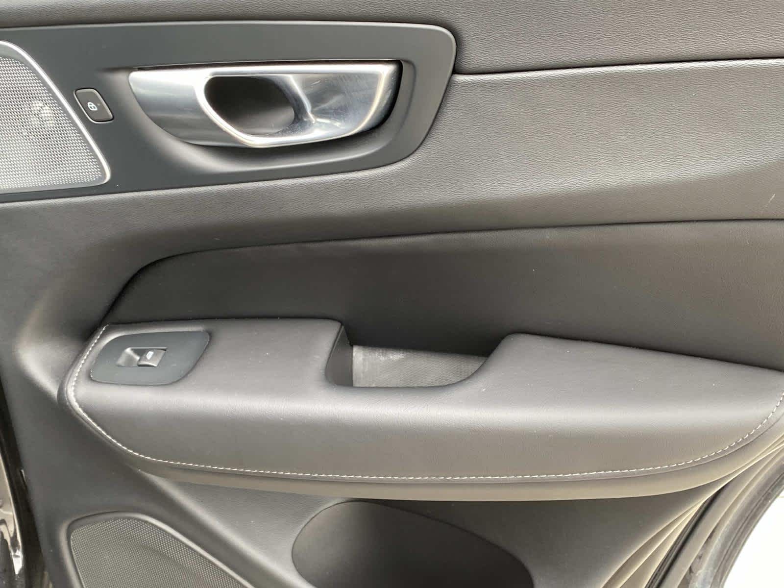 2024 Volvo XC60 Recharge Plug-In Hyb Ultimate Black Edition