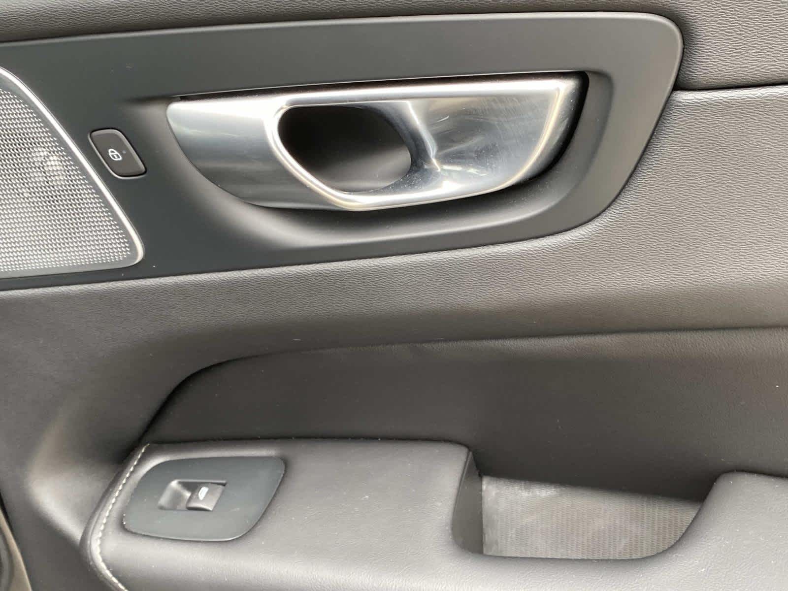 2024 Volvo XC60 Recharge Plug-In Hyb Ultimate Black Edition