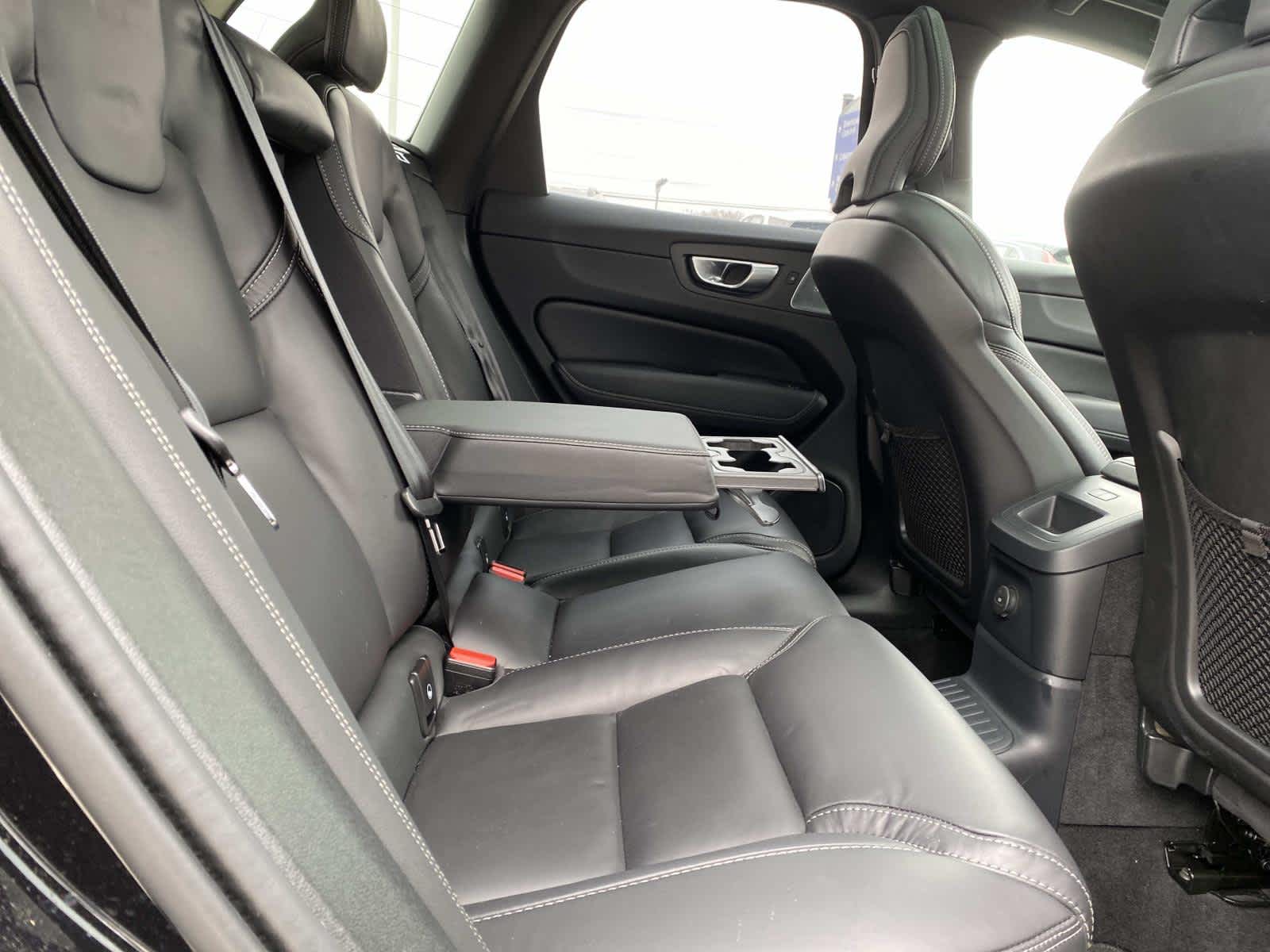 2024 Volvo XC60 Recharge Plug-In Hyb Ultimate Black Edition